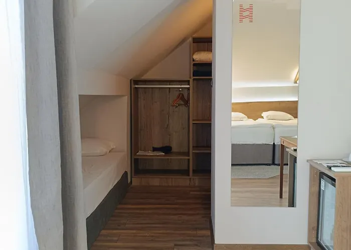 Хотел хюго 3*