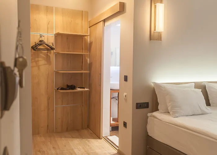 Хотел хюго 3*