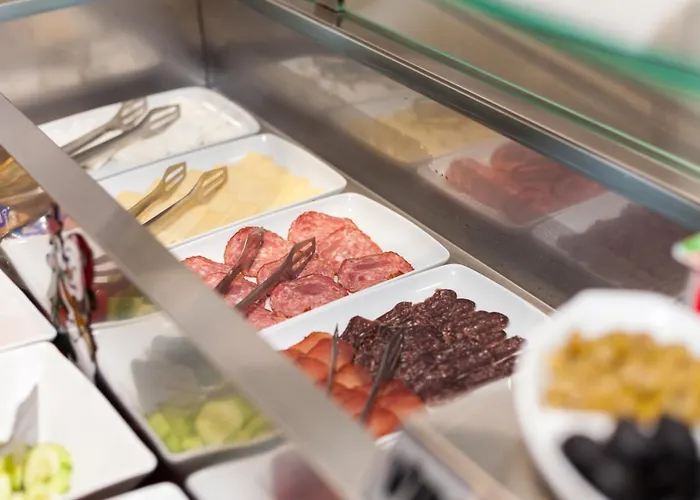 Хотел хюго 3*