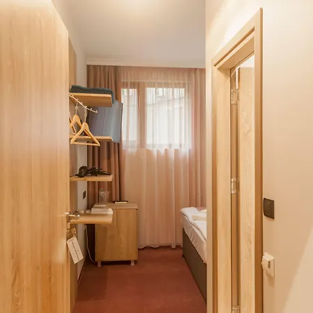 Hotell Hugo 3*