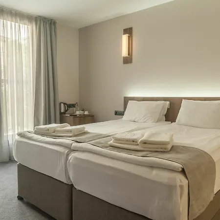 Hugo Hotell 3*